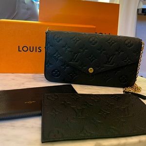 LIKE NEW: Louis Vuitton Félicie Pochette, black